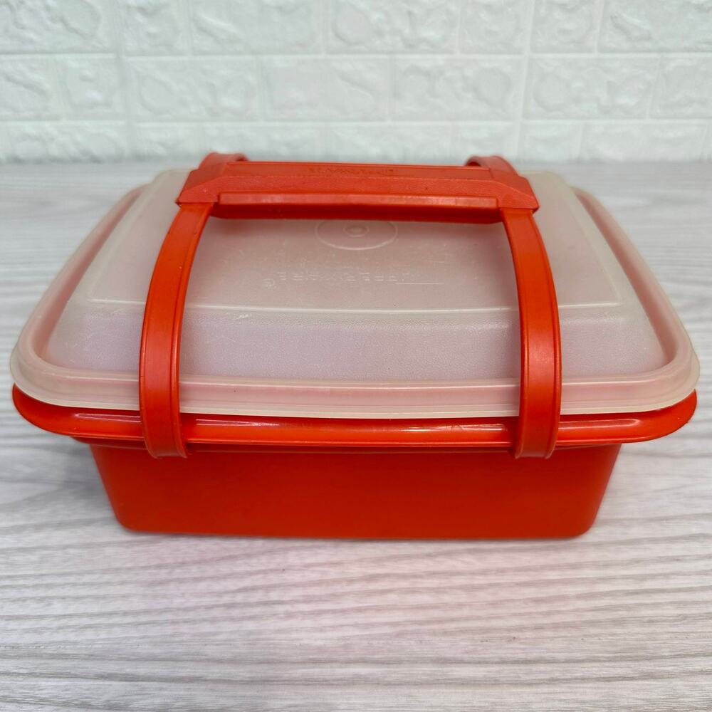 VTG Tupperware Pak N Carry Lunch Box with Carrying Handle Red White Rectangular